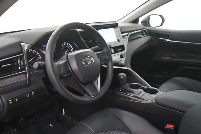 Vehicle image 17 of 27