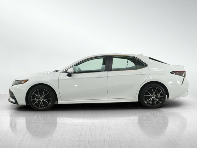 Vehicle image 8 of 27