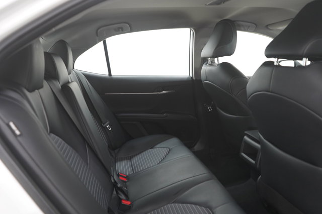 Vehicle image 11 of 27