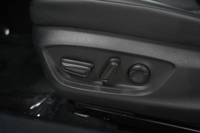 Vehicle image 19 of 27