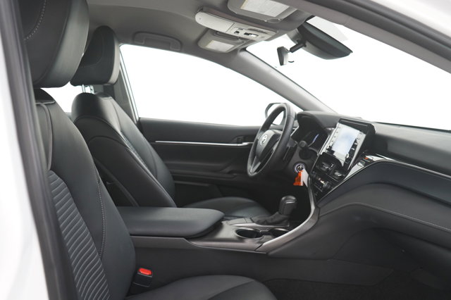 Vehicle image 10 of 27