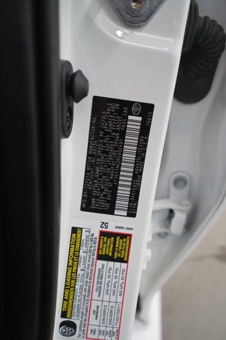 Vehicle image 25 of 27
