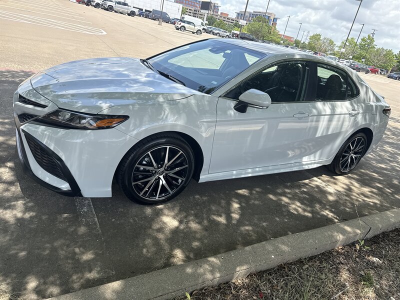 Vehicle image 3 of 28