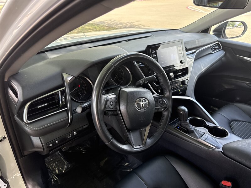 Vehicle image 15 of 28