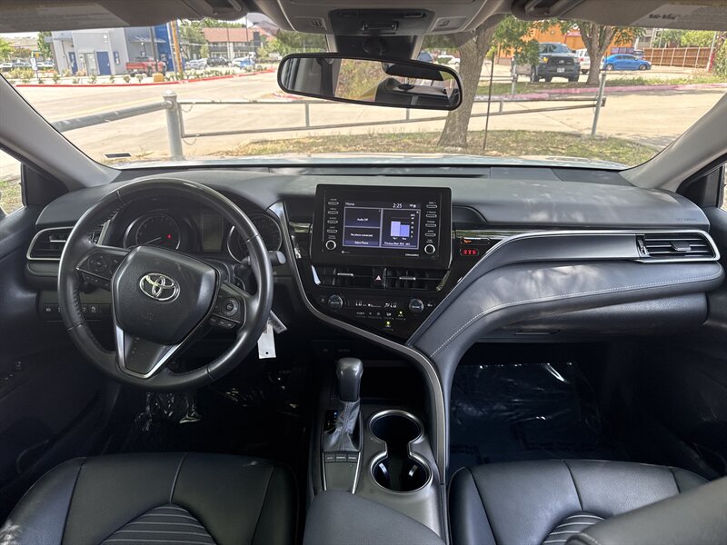Vehicle image 14 of 28