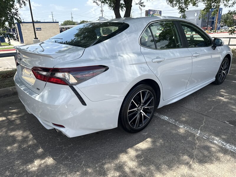 Vehicle image 7 of 28