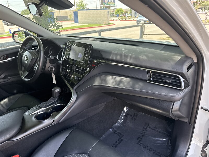 Vehicle image 16 of 28