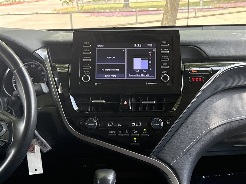 Vehicle image 27 of 28