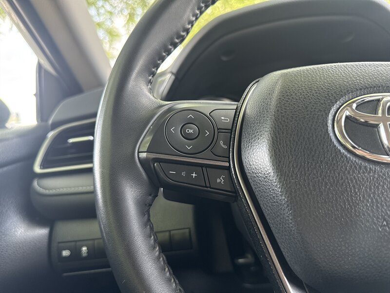 Vehicle image 18 of 28