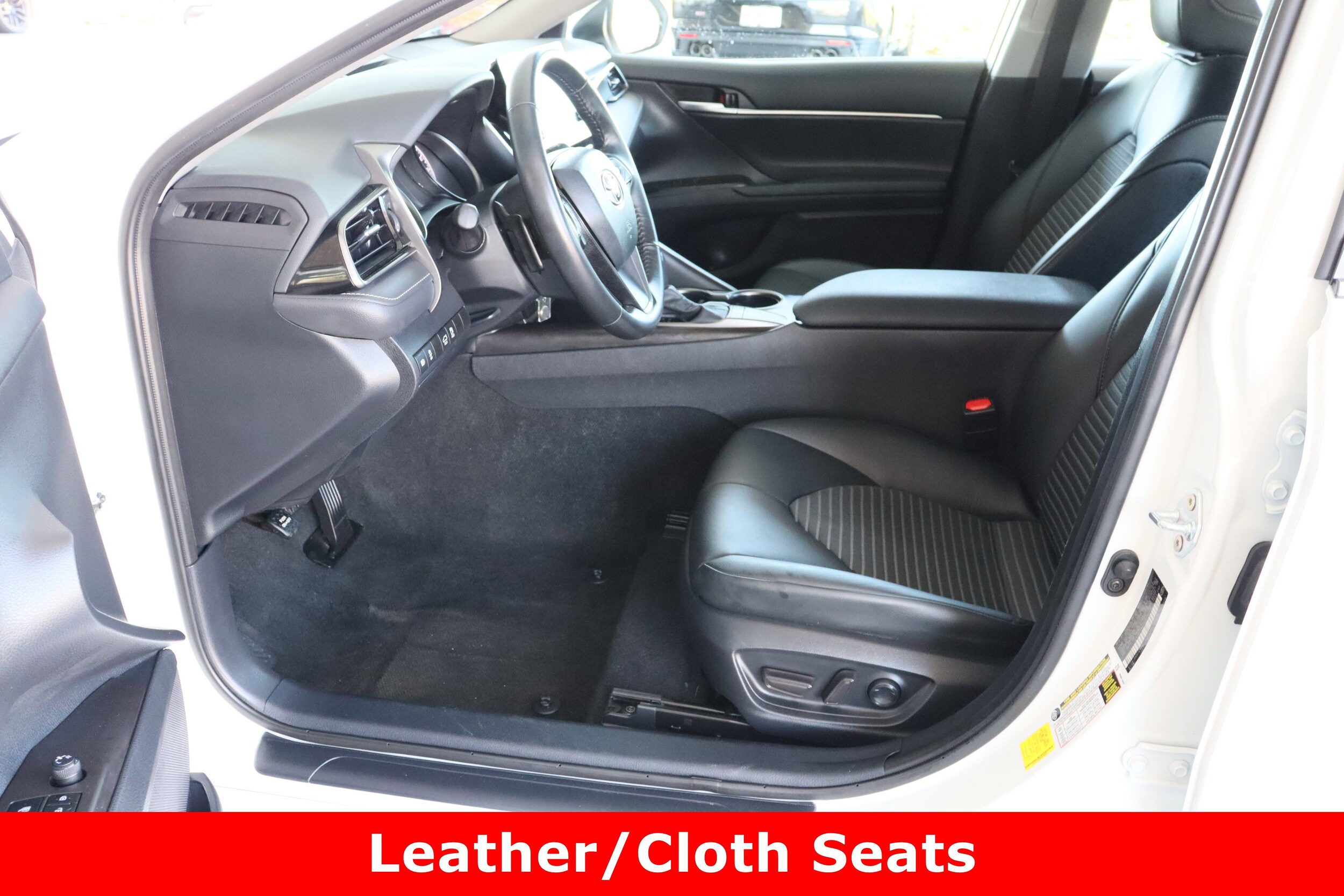Vehicle image 16 of 44