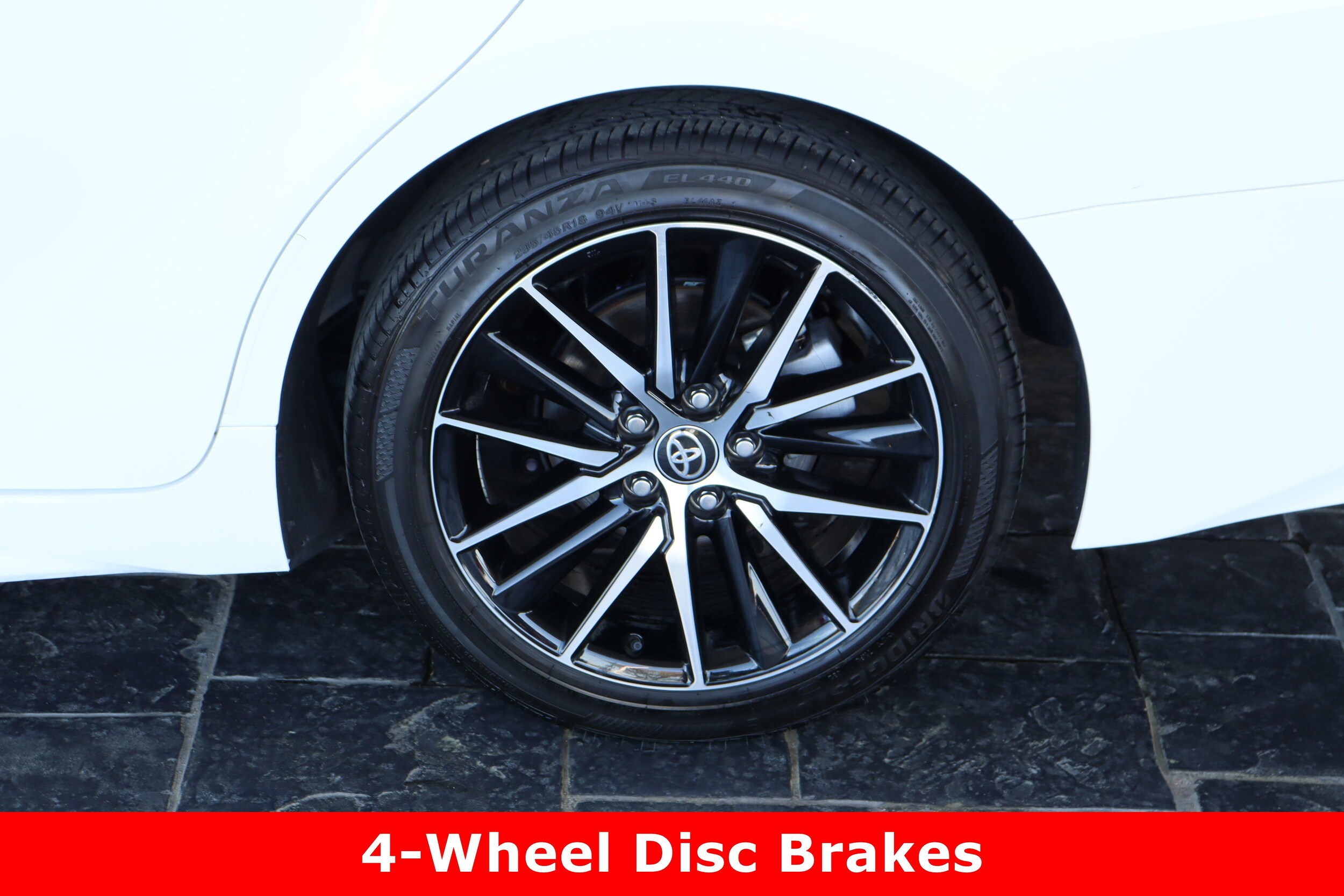 Vehicle image 11 of 44