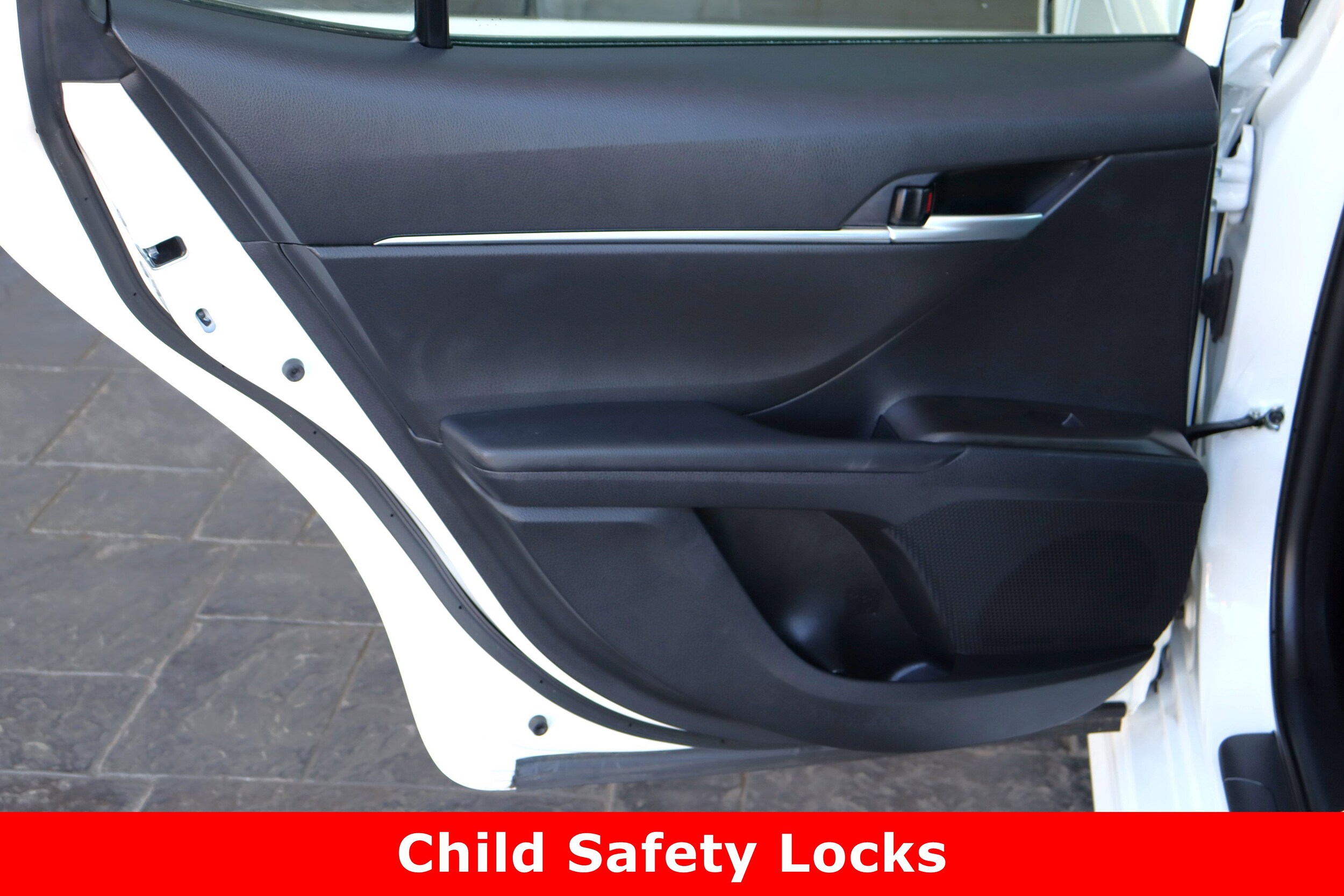 Vehicle image 26 of 44