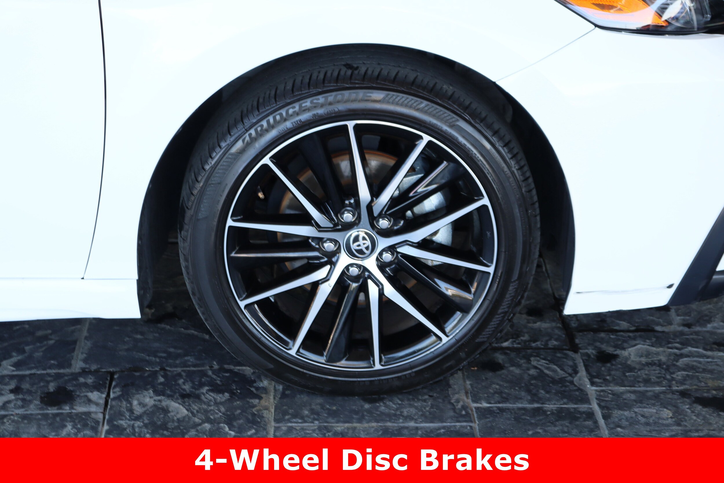 Vehicle image 13 of 44