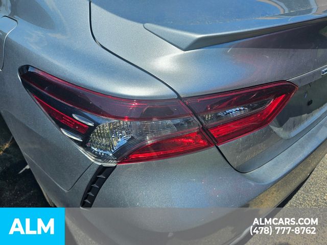 Vehicle image 23 of 25