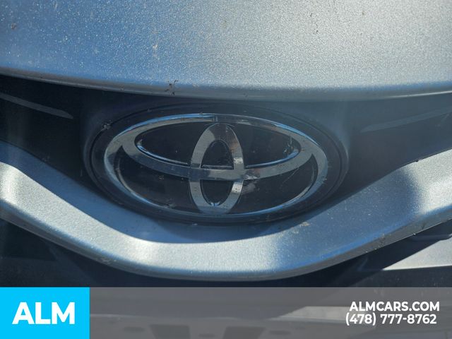 Vehicle image 18 of 25