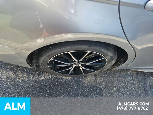 Vehicle image 15 of 25