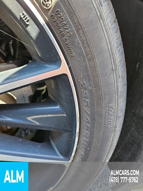 Vehicle image 24 of 25