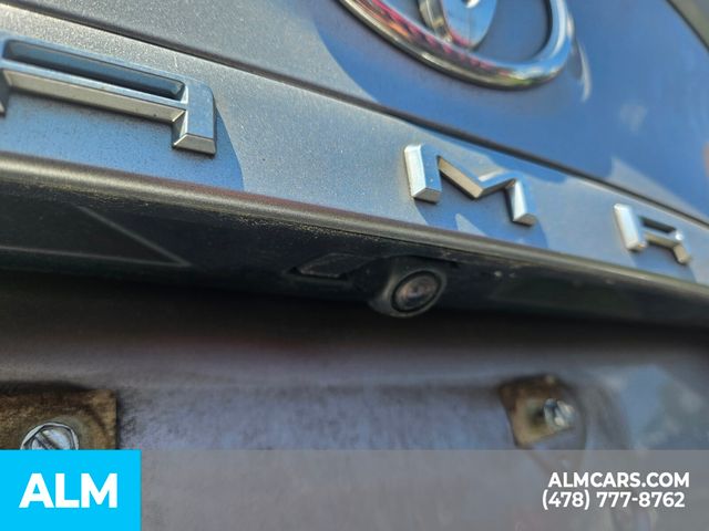 Vehicle image 13 of 25