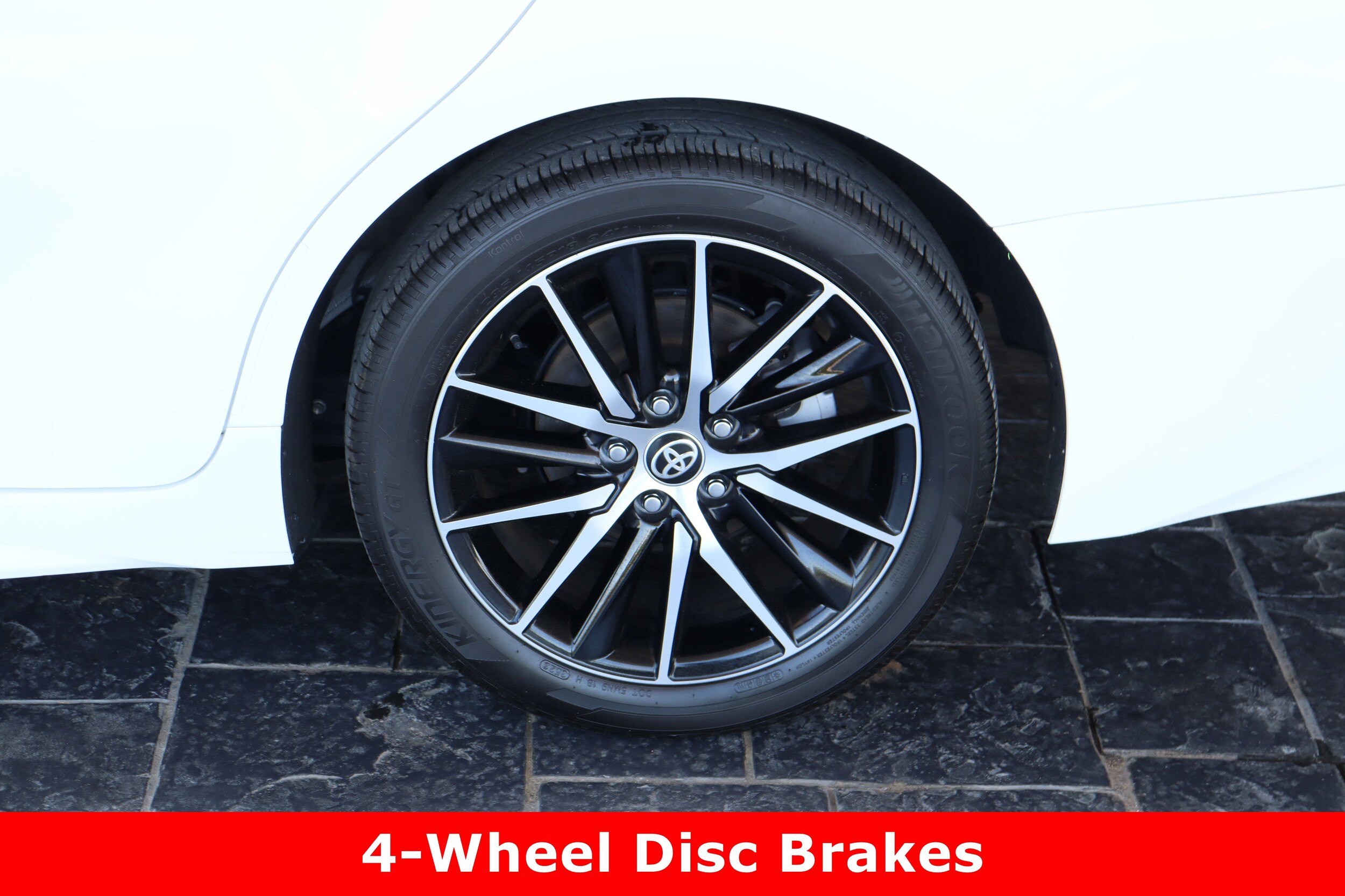 Vehicle image 11 of 44