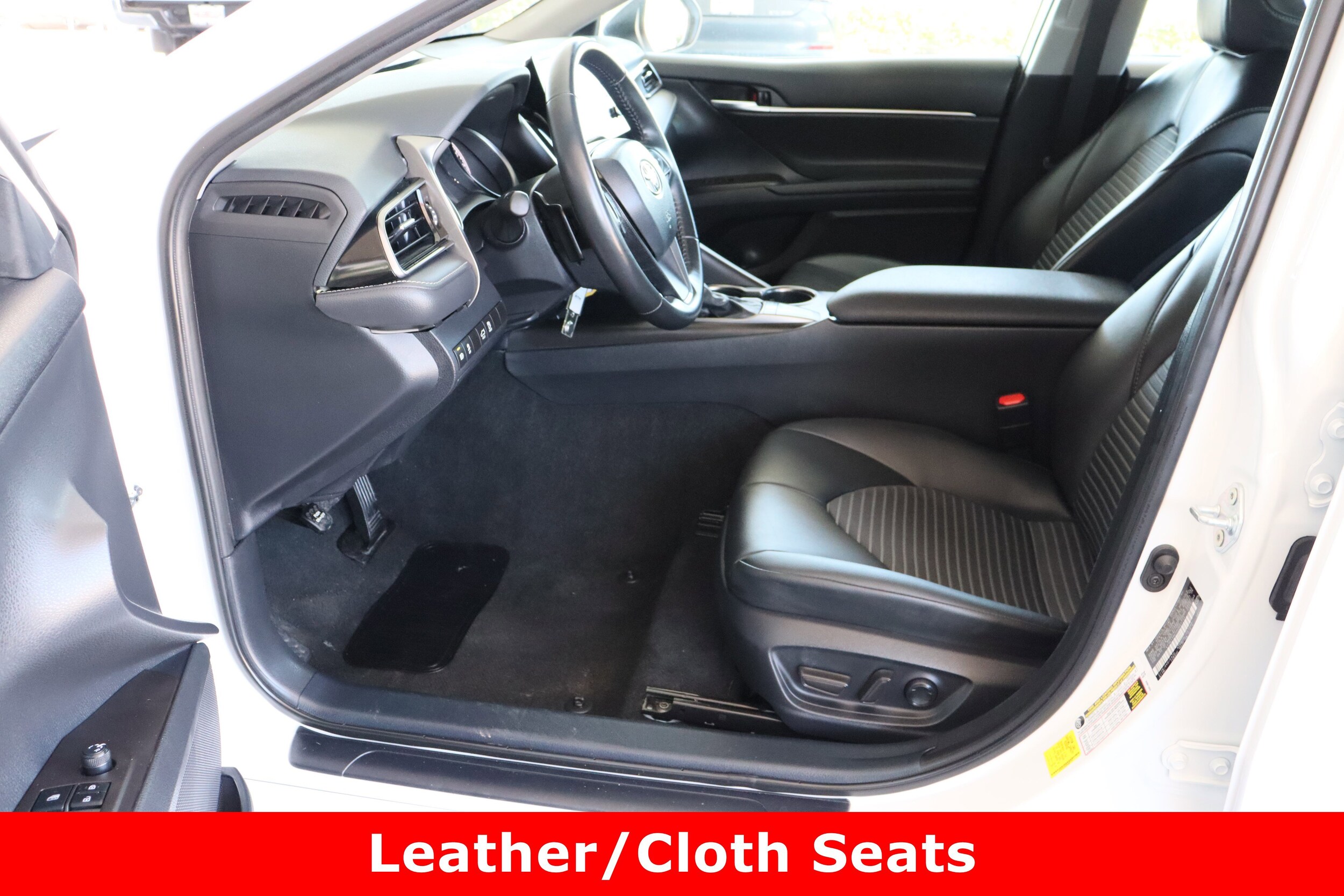 Vehicle image 16 of 44