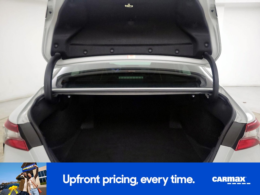 2024 Toyota Camry SE Image 10 of 25