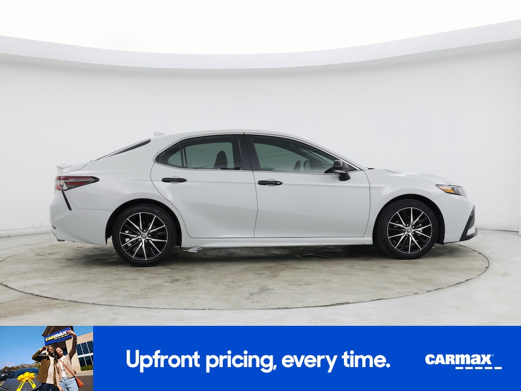 2024 Toyota Camry SE Image 4 of 25