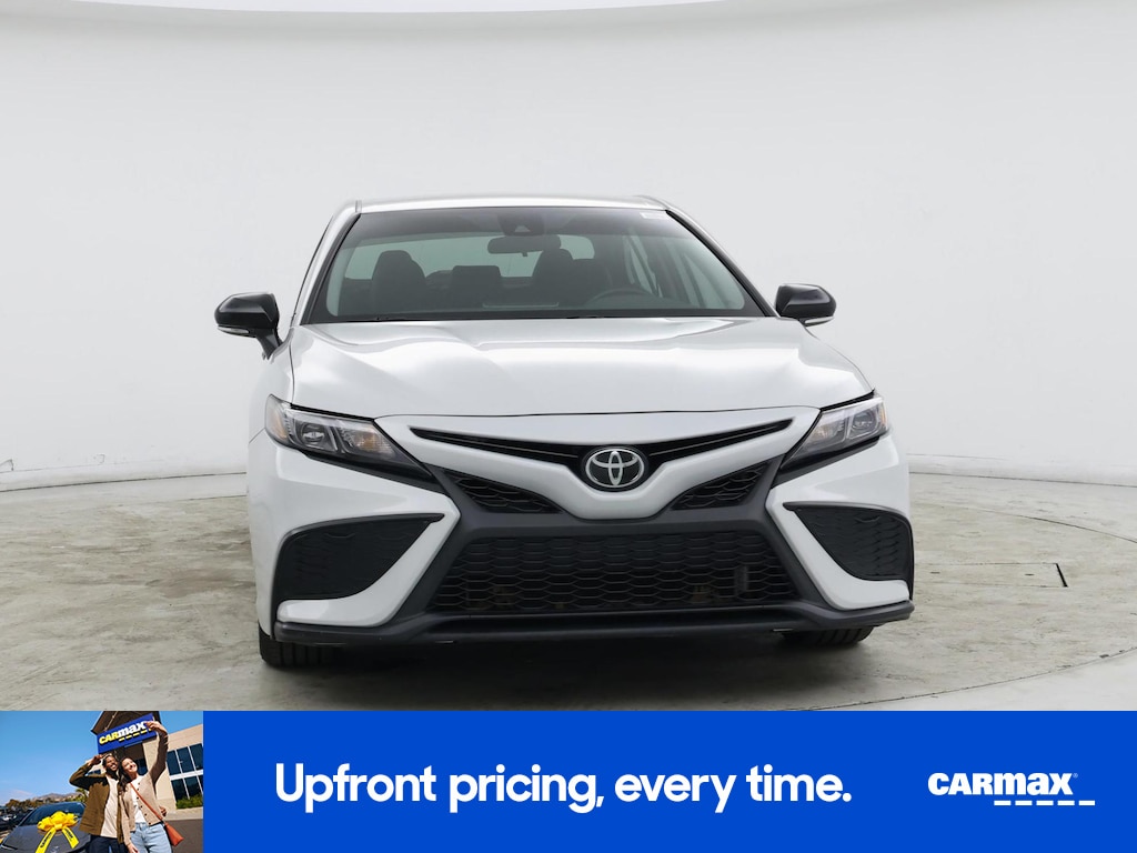 2024 Toyota Camry SE Image 2 of 25