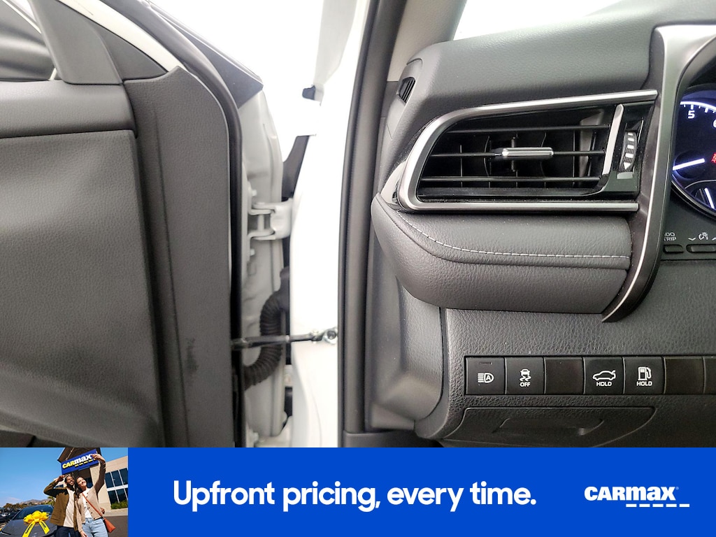 2024 Toyota Camry SE Image 21 of 25