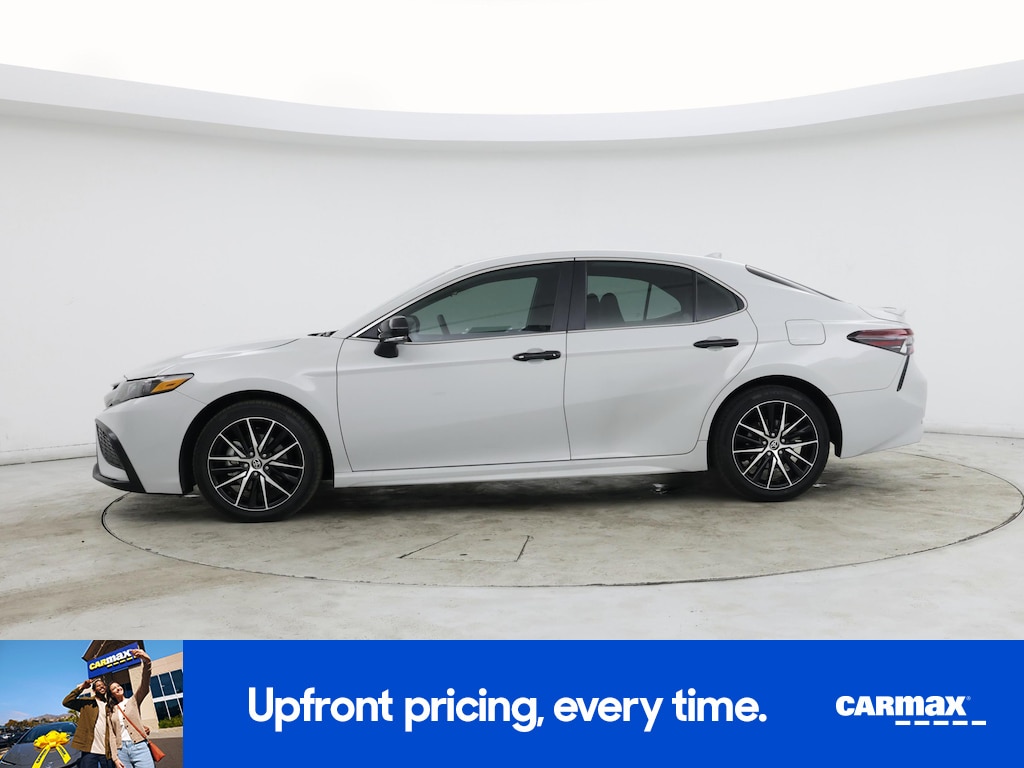 2024 Toyota Camry SE Image 8 of 25