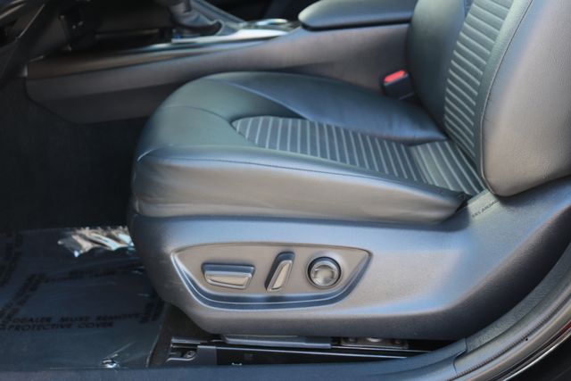 Vehicle image 9 of 26