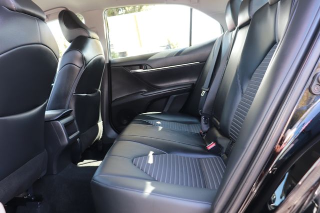 Vehicle image 12 of 26