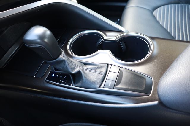 Vehicle image 15 of 26