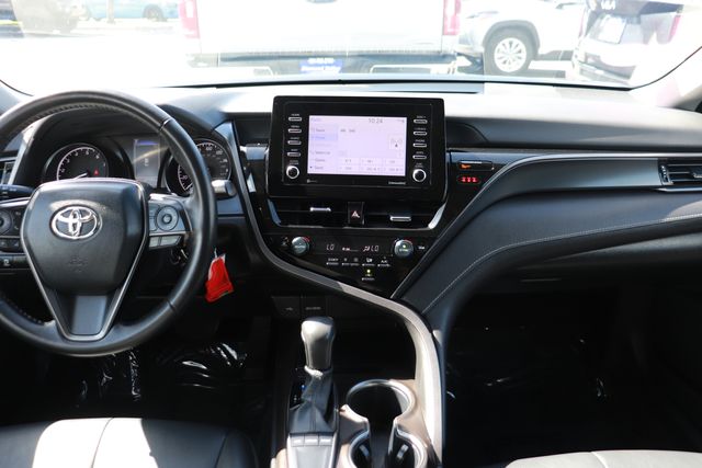 Vehicle image 13 of 26