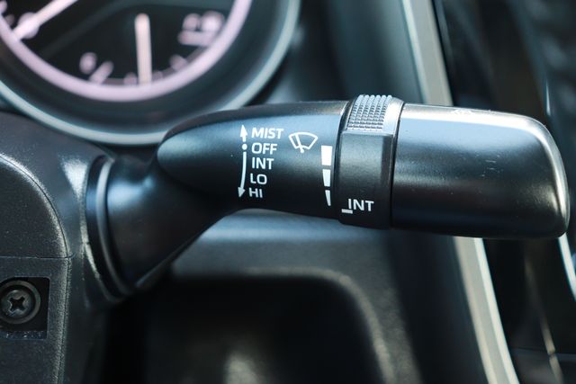 Vehicle image 23 of 26