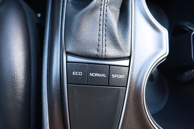 Vehicle image 16 of 26
