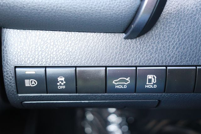 Vehicle image 24 of 26