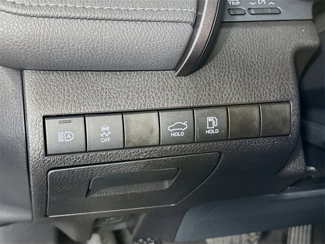 Vehicle image 9 of 20
