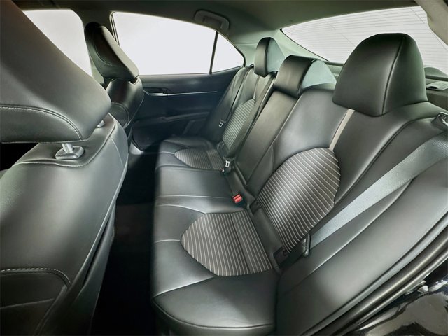Vehicle image 15 of 20