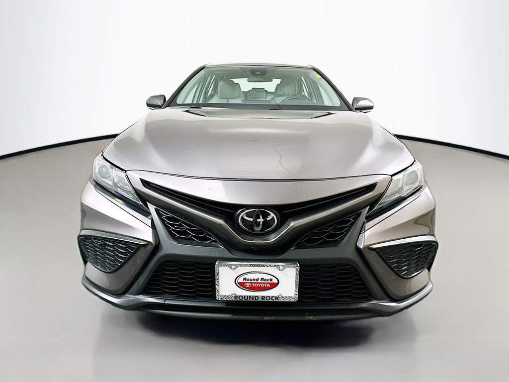 2024 Toyota Camry SE Image 2 of 30