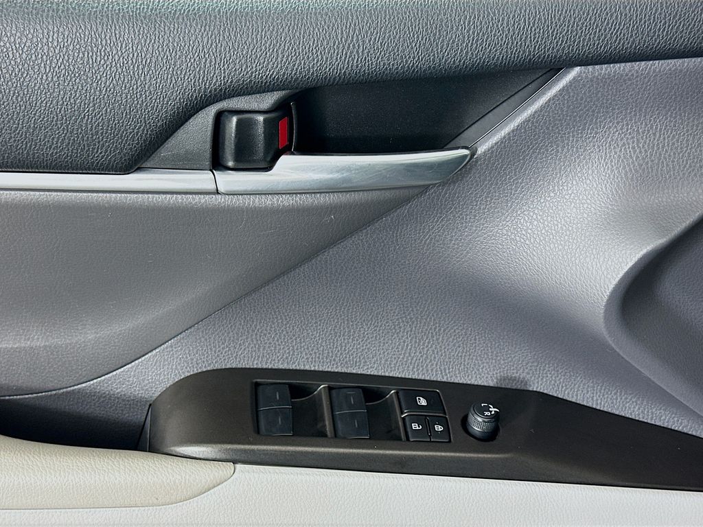 2024 Toyota Camry SE Image 24 of 30