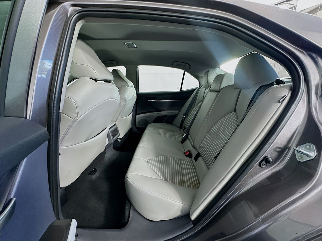 2024 Toyota Camry SE Image 13 of 30