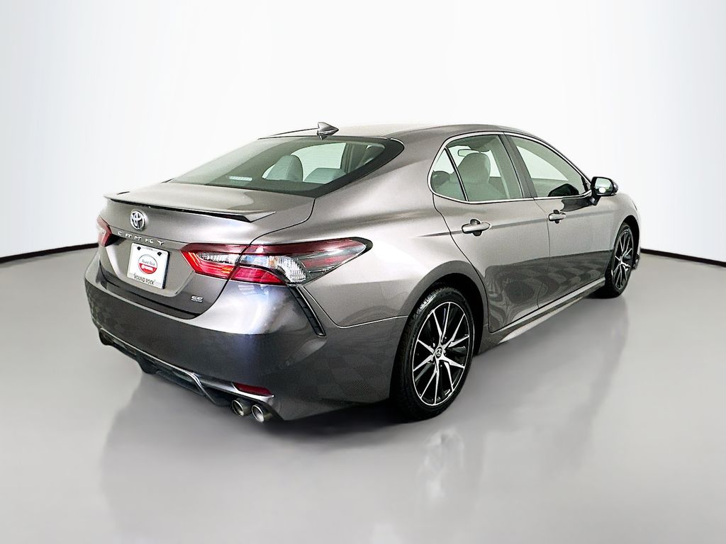 2024 Toyota Camry SE Image 5 of 30