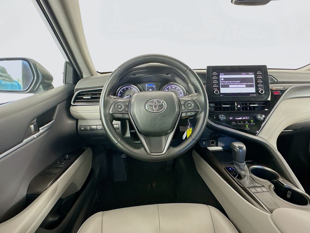 2024 Toyota Camry SE Image 15 of 30
