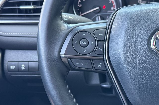 Vehicle image 26 of 34