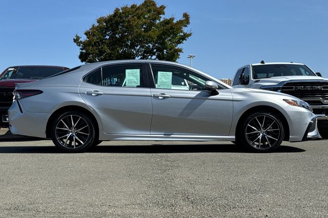 Vehicle image 5 of 34