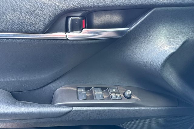 Vehicle image 13 of 34