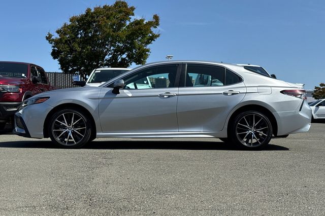 Vehicle image 9 of 34