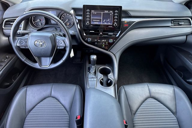 Vehicle image 16 of 34