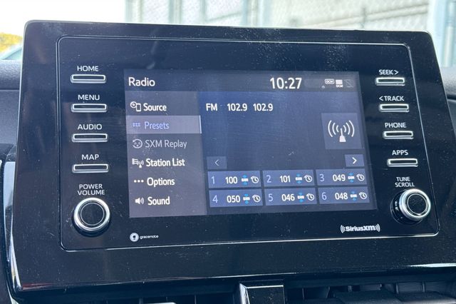 Vehicle image 21 of 34