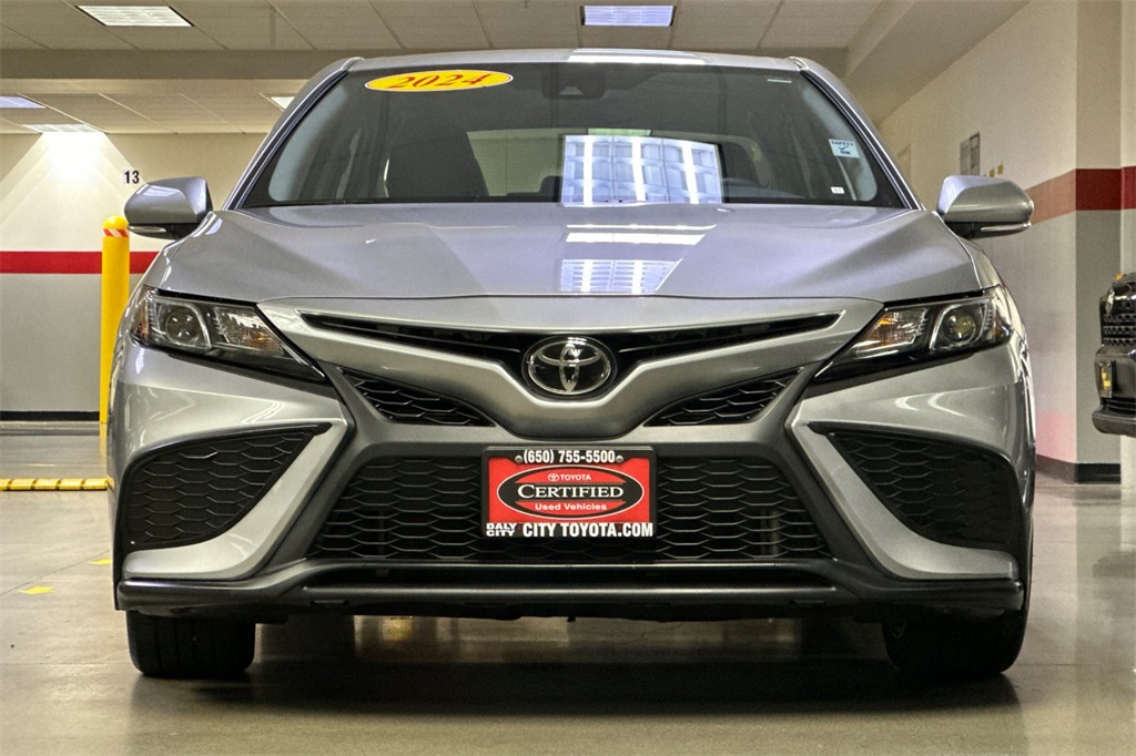 2024 Toyota Camry SE Image 8 of 27